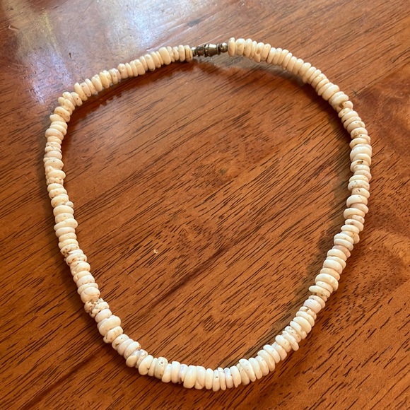 Hand Crafted Jewelry - Pretty ivory colored shell necklace from Hawaii, excellent condition!